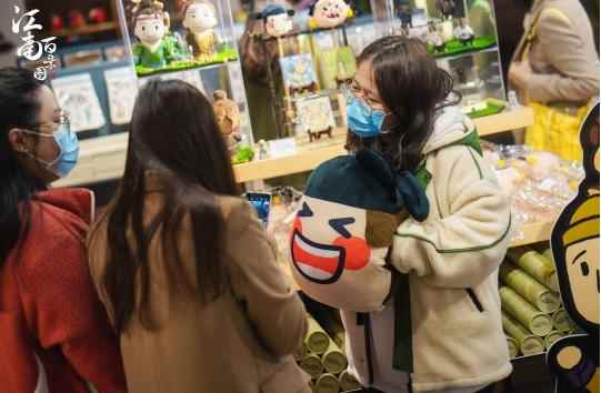 《江南百景图》主题店引爆初春热潮!精美食物、萌系周边应_江南春天的特点