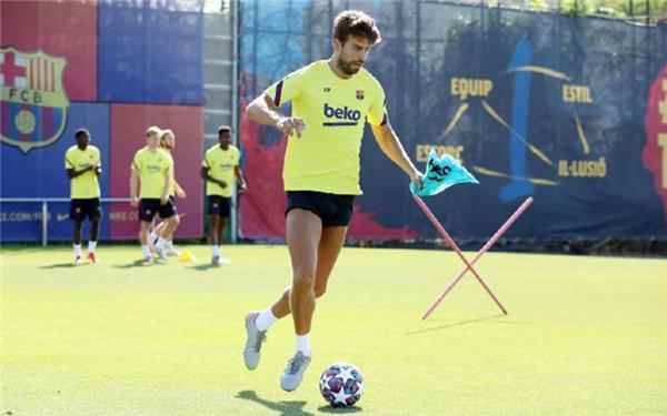 《实况:王者集结》X皮克&迪巴拉火牛卡等你来赢!_苹果Xr怎么打开实况