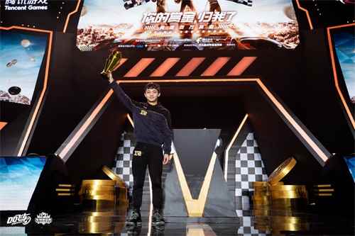 一骑绝尘再捧杯_赏金车神云海用了什么车