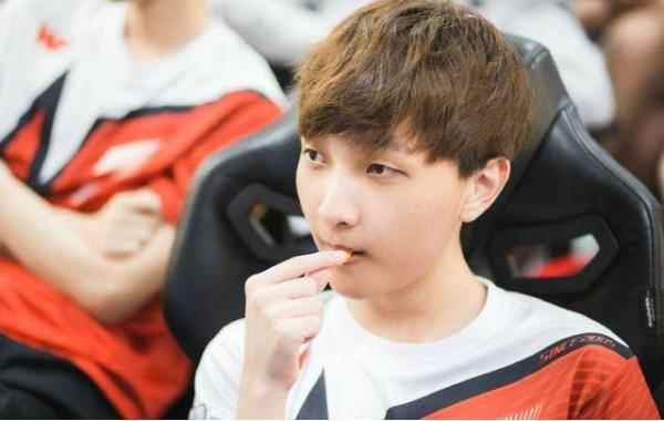 LOL:兮夜排到60E要好友位_lol好友