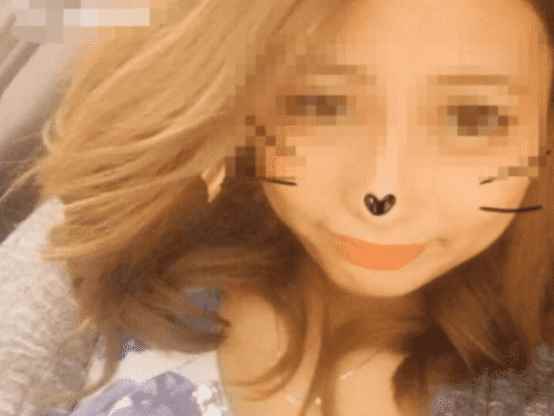 22岁单亲妈妈玩“荒野行动”_荒野行动怎么拖受伤的队友