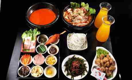 下列哪道美食是云南的特色小吃