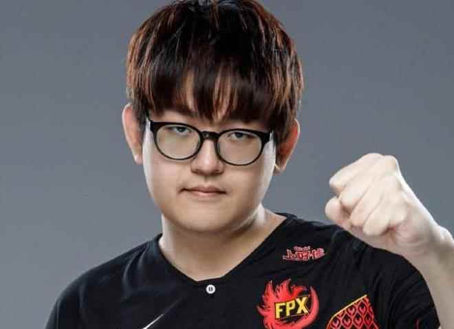 《LOL》FPX战队上单金韩泉离队_s9薇恩最新出装