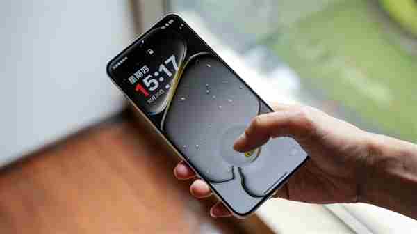 同档唯一165Hz超高刷直屏!一加Ace