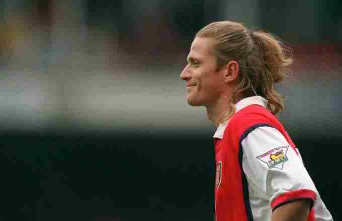 枪手铁腰攻防一体 足球史上最强三叉戟