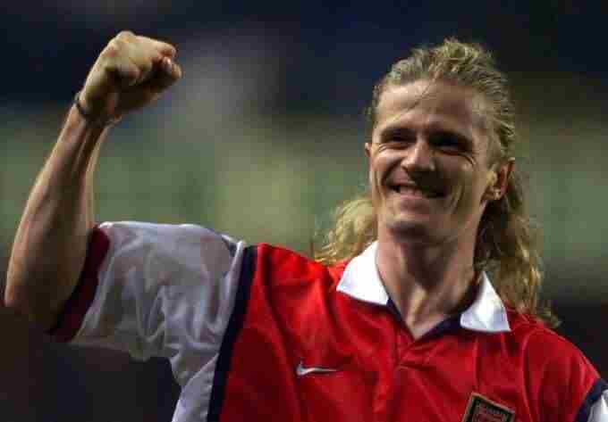 枪手铁腰攻防一体 足球史上最强三叉戟