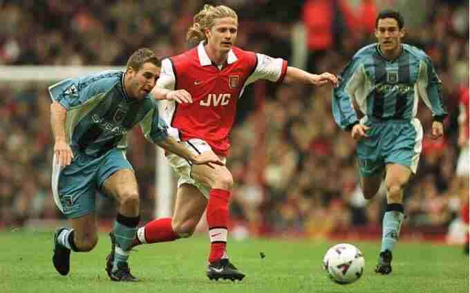 枪手铁腰攻防一体 足球史上最强三叉戟